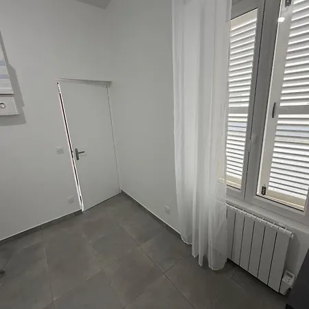 Cozy 2 Minutes De Nation Apartment *